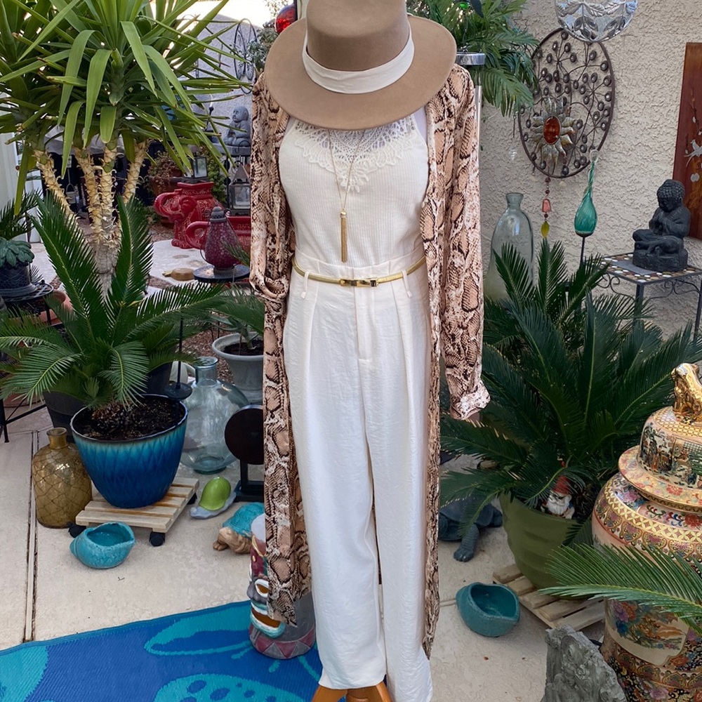 🤎🔅🤎GORGEOUS 3 PIECE SNAKESKIN STYLE DUSTER-N-OUTFIT🤎🔅🤎